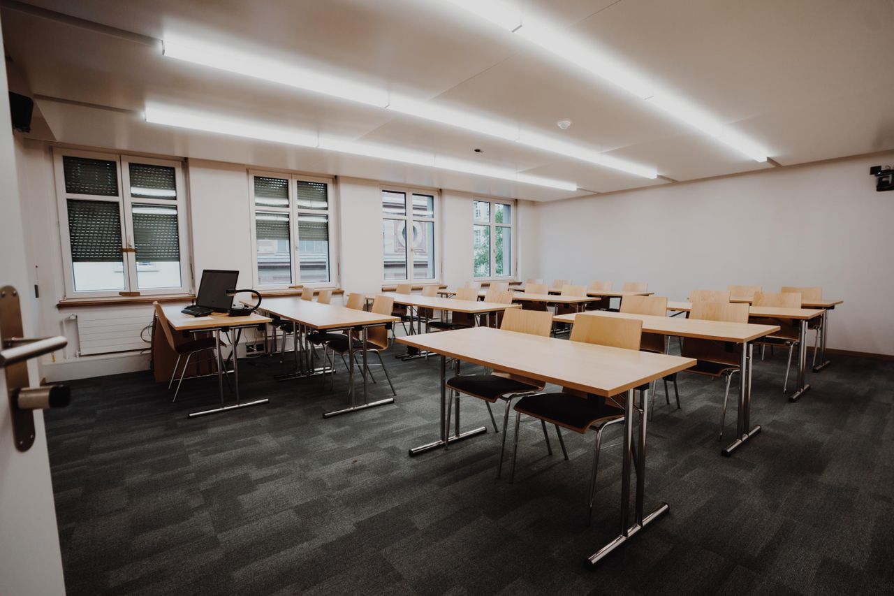 Zürich Seminar  Klassisches Schulzimmer 5 image 1