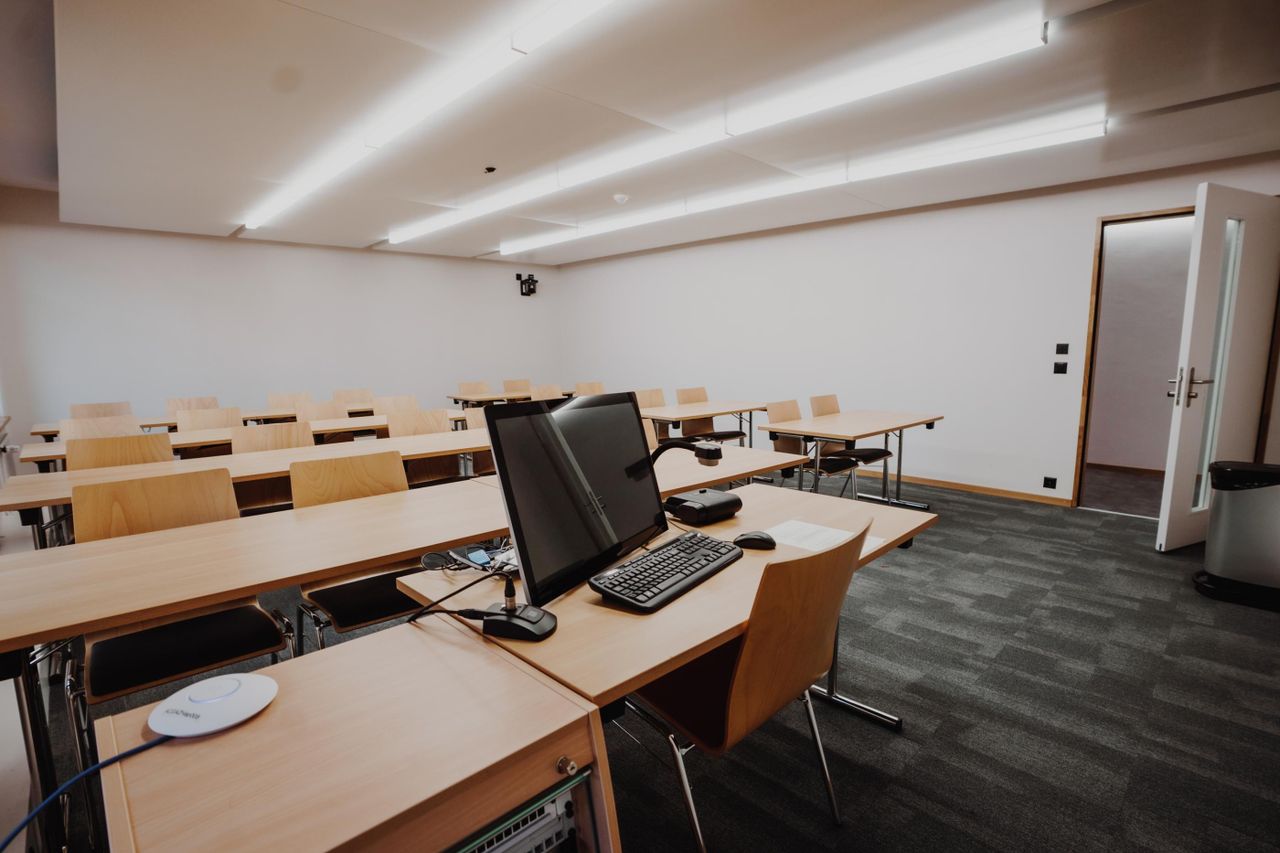 Zürich Seminar  Klassisches Schulzimmer 5 image 2