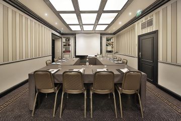 Rest of the World Creative Meeting Workshop space Salon Wagram image 0