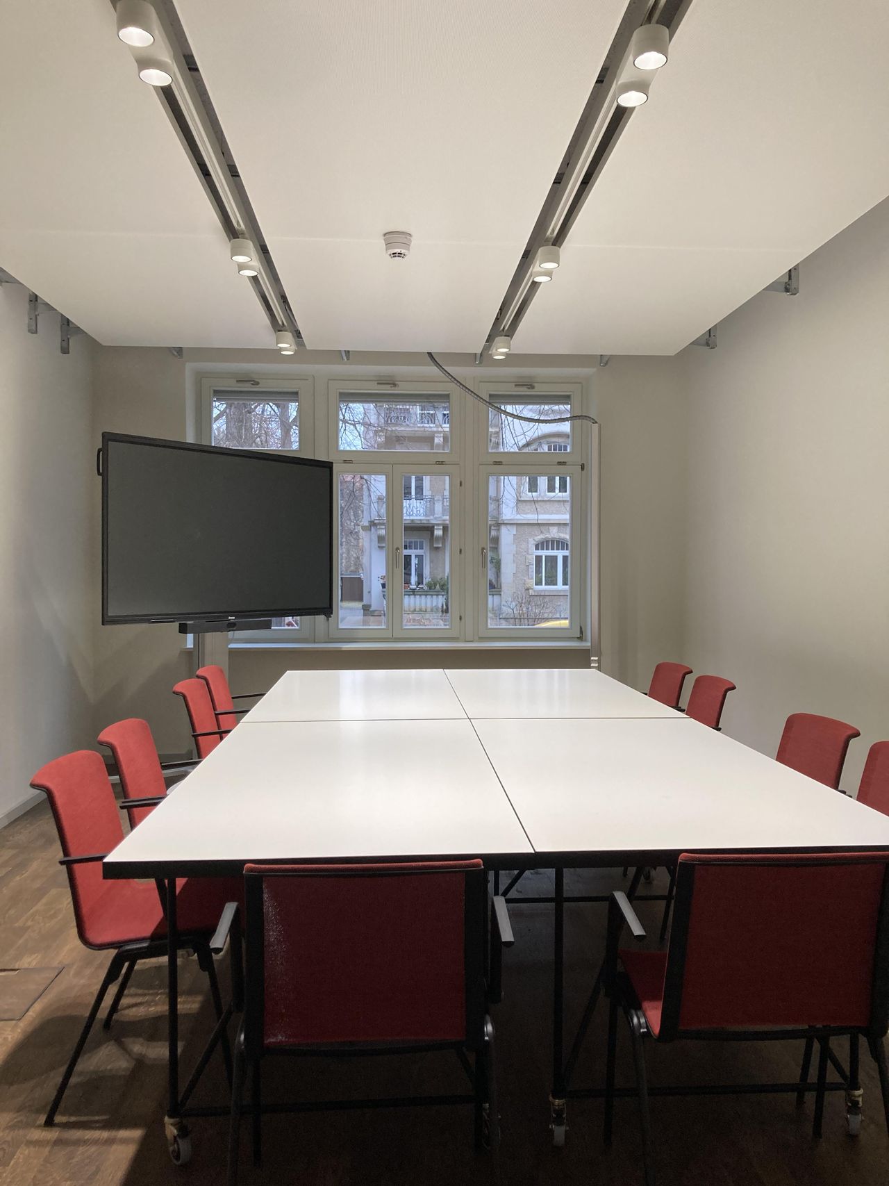 Rest der Welt Mobiles Arbeiten Meetingraum Meeting Room FOCUS am Fetscherplatz/ Großer Garten image 0