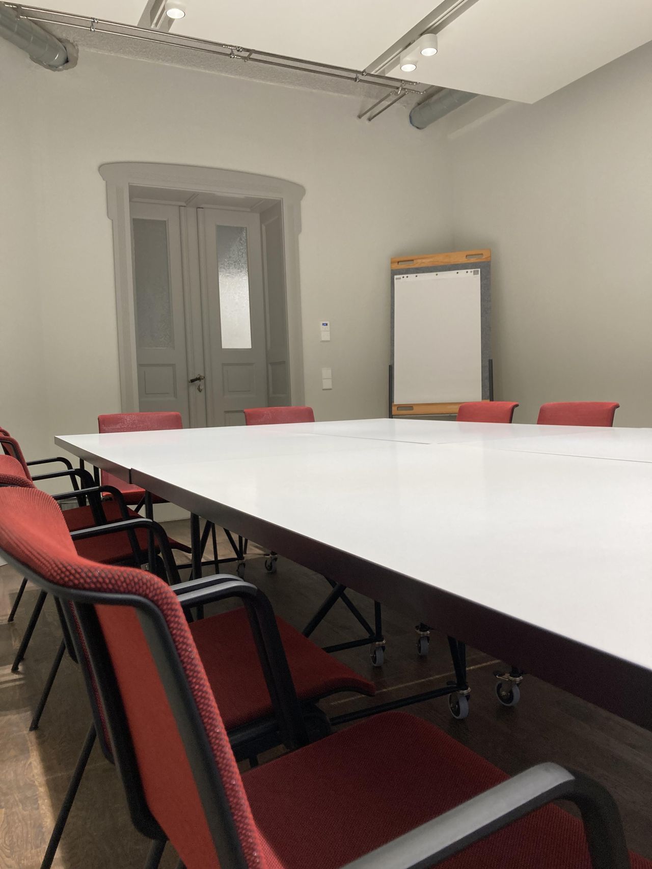 Rest of the World Mobiles Arbeiten Meeting room Meeting Room FOCUS am Fetscherplatz/ Großer Garten image 2