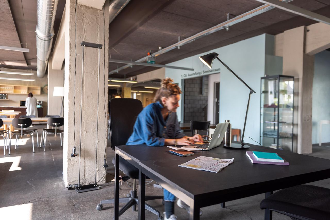 Rest of the World Coworking  CoWorking Arbeitsplatz image 1