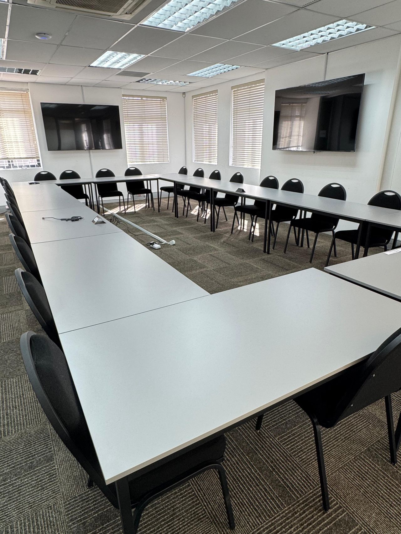 Cape Town  Boardroom Valencia 2 image 4