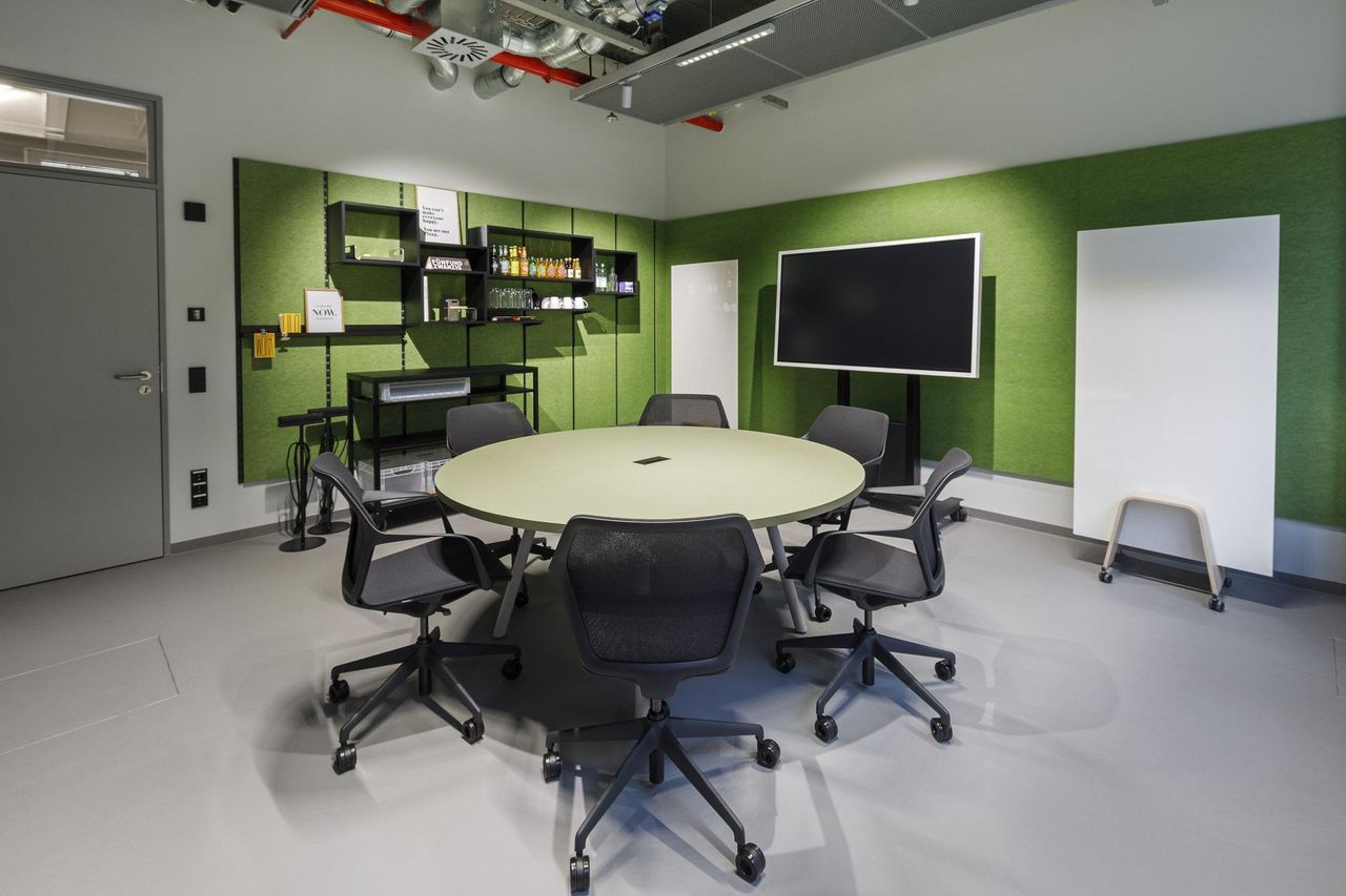 Munich  Meeting room Meet S 4 image 0