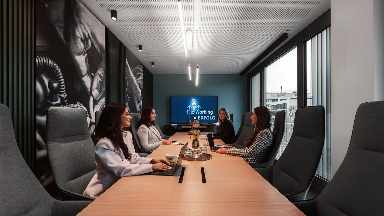 Stuttgart  Business Center Konferenzraum Gottlieb Daimler bis zu 12 Personen image 2