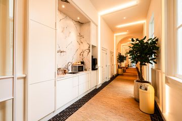 Amsterdam  Meeting room Linge Meeting Room image 1