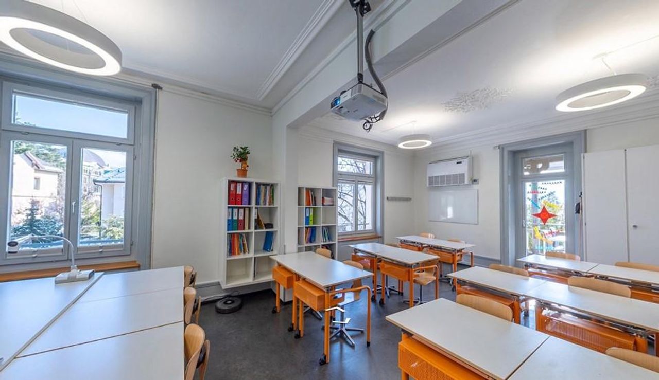 Zürich Seminar  1. OG Klassenzimmer image 1