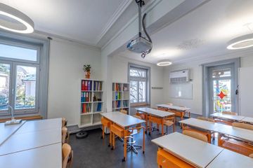 Zürich Seminar 1. OG Klassenzimmer image 1
