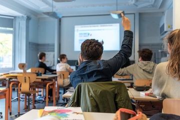 Zürich Seminar 1. OG Klassenzimmer image 3