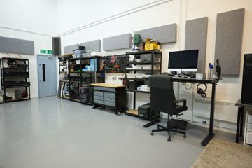 London Studio KN Creative Studio image 13