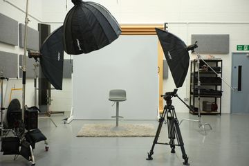 London Studio KN Creative Studio image 11