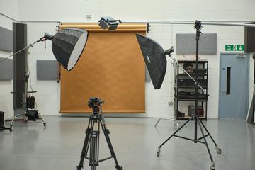 London Studio KN Creative Studio image 6