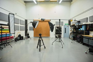 London Studio KN Creative Studio image 7