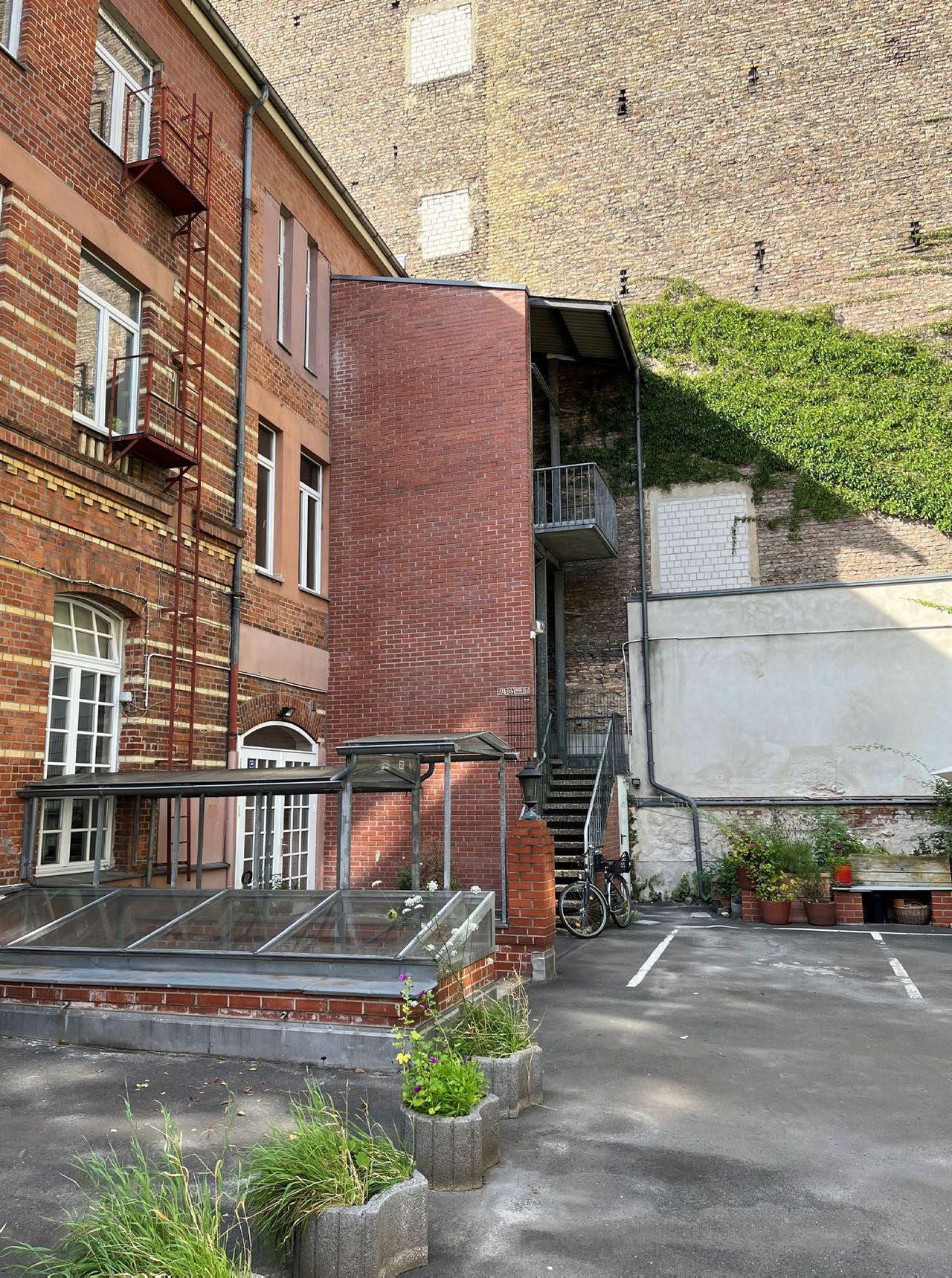 Berlin  Veranstaltungsraum Pandora Art Gallery image 9