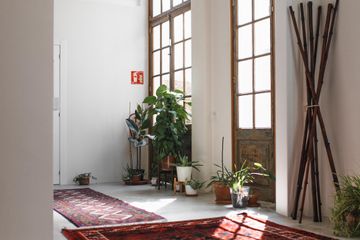 Barcelona  Workshop spaces The Barn image 2