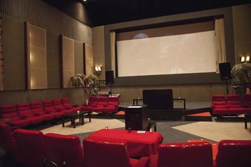 Rest van de wereld training rooms Filmzaal Club Cinema image 4