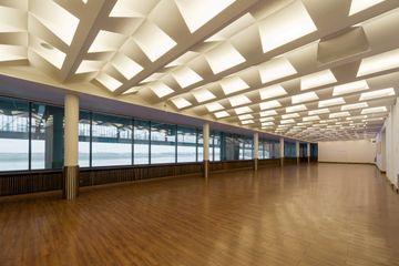 Berlijn corporate event spaces Industriële ruimte Tempelhof - Flughafen restaurant image 0