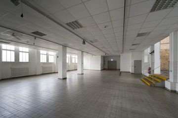 Berlin corporate event spaces Industrial space Tempelhof - Hangar 5 image 6