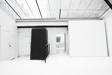 Paris corporate event spaces Photography studio Set A image 0