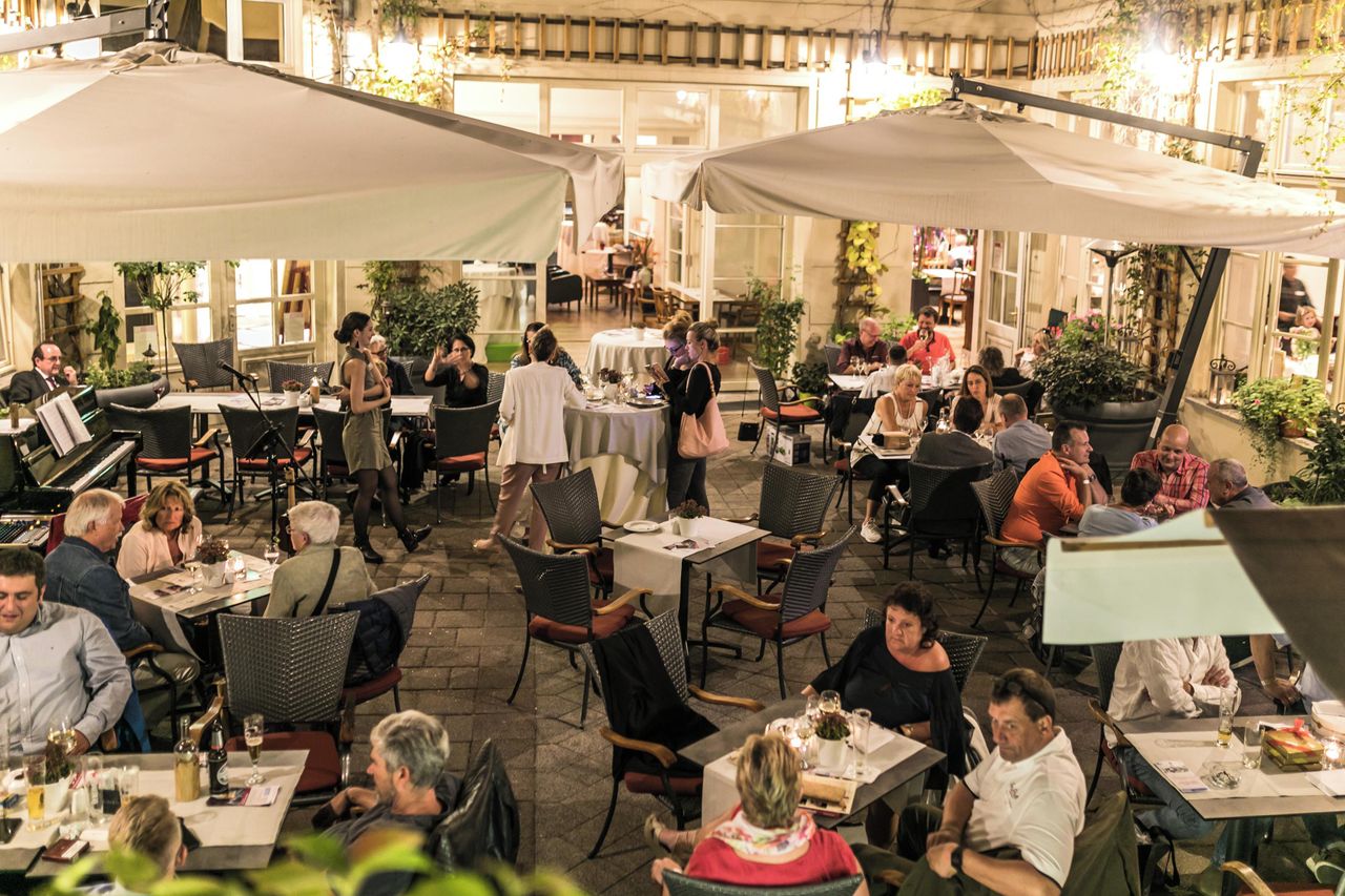 Berlin Geburtstag Restaurant Hofgarten des Restaurant ALvis image 3