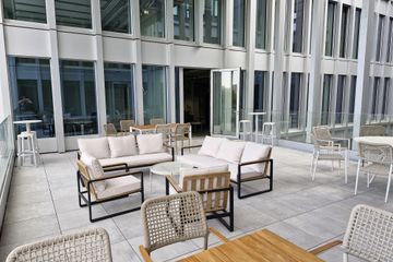 Berlin   Flex Desk image 3