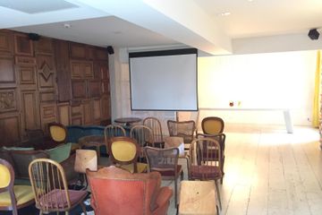 Berlin Hochzeit Veranstaltungsraum Whisky Raum image 1