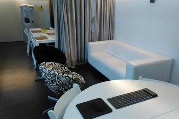 Barcelona workshop spaces Coworking space DRONE TABLE image 1