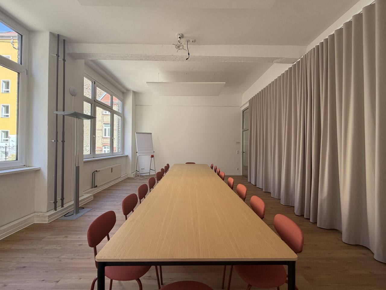 Berlin Coworking Coworking spaces Konferenzraum II image 0