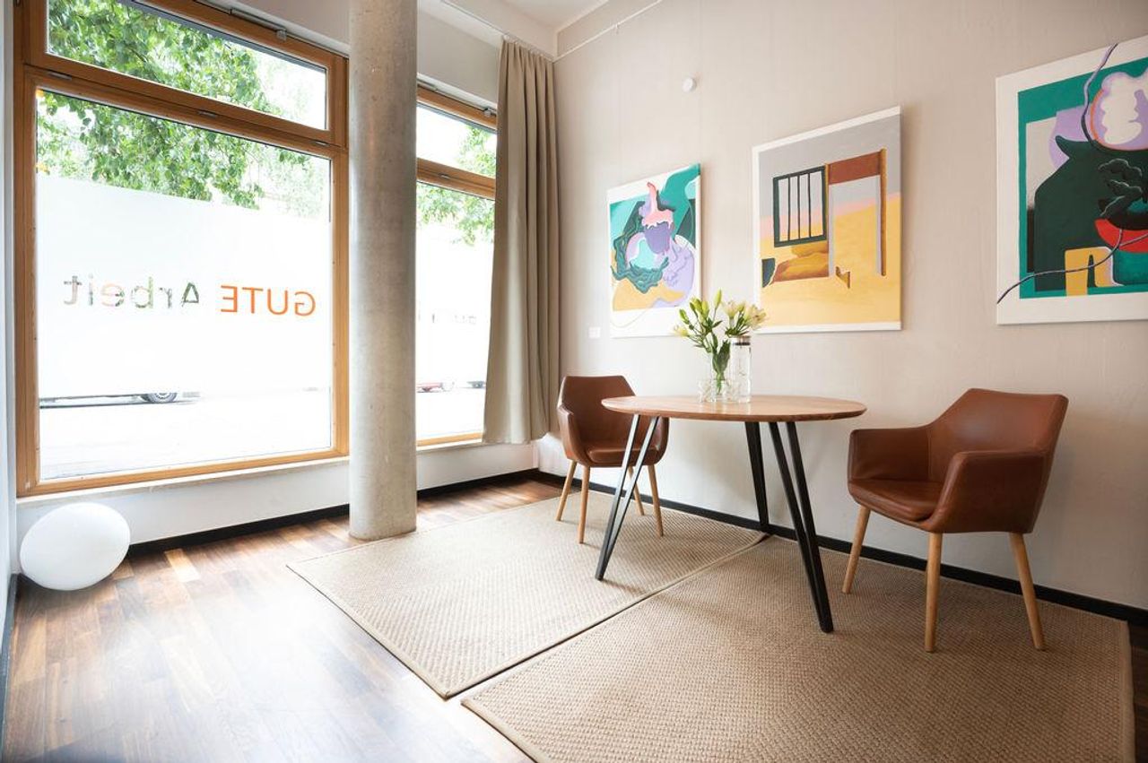 Berlin Kreatives Meeting Meetingräume Walnuss-Raum image 1