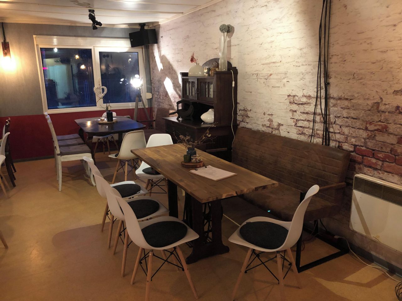 Leipzig PR & Marketing Event Veranstaltungsraum Gastraum mit Bar image 3