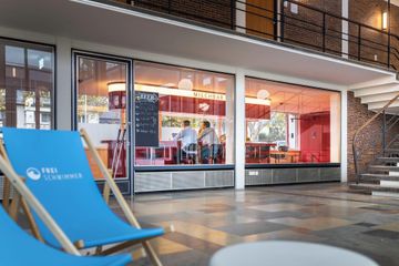 Frankenthal PR & Marketing Event Tagungs-/Kongresshotel Freischwimmer image 2