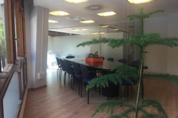 Barcelona training rooms Meetingraum Sala de reuniones image 13