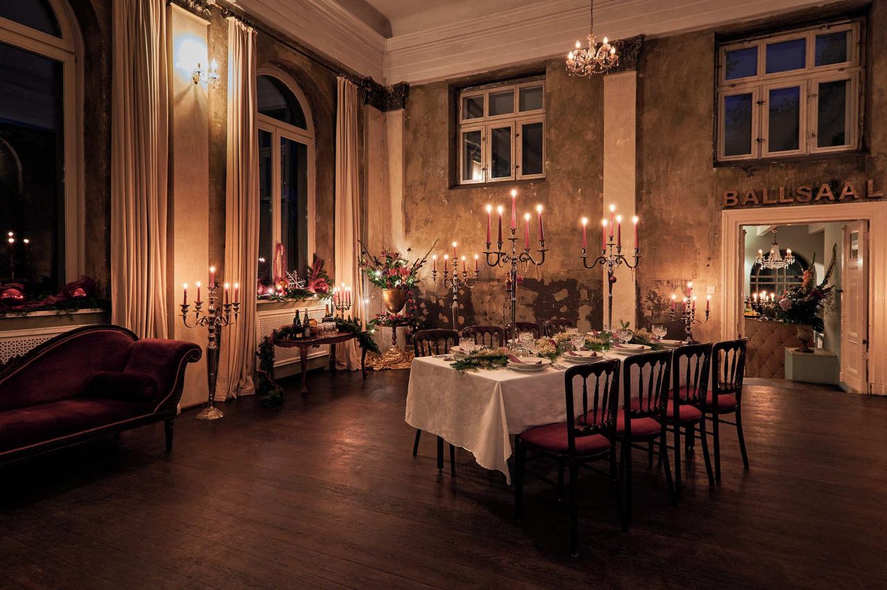Berlin  Historisches Gebäude Ballsaal Neues Berlin image 6