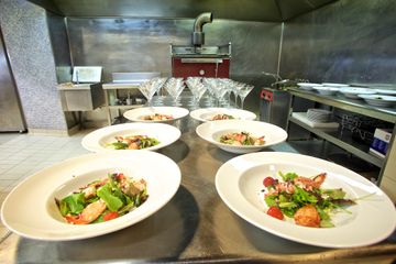 Barcelona corporate event spaces Kitchen studio Cocina profesional image 4