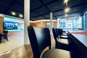 Leipzig Restaurant Falstaff Sportsbar image 1