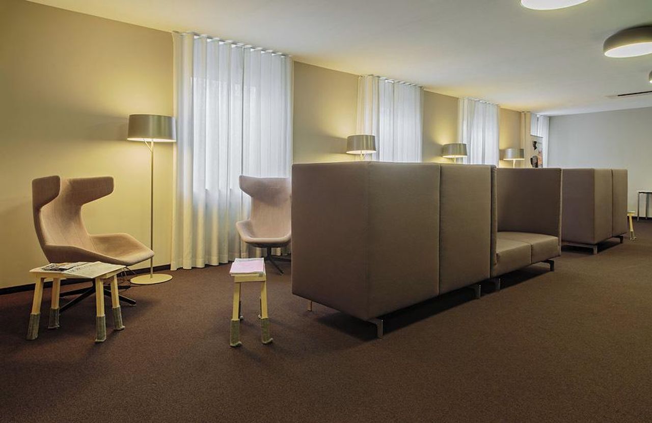 Frankfurt conference rooms Meeting room Presentation image 8