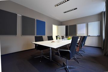 Frankfurt am Main conference rooms Meetingraum Presentation image 2
