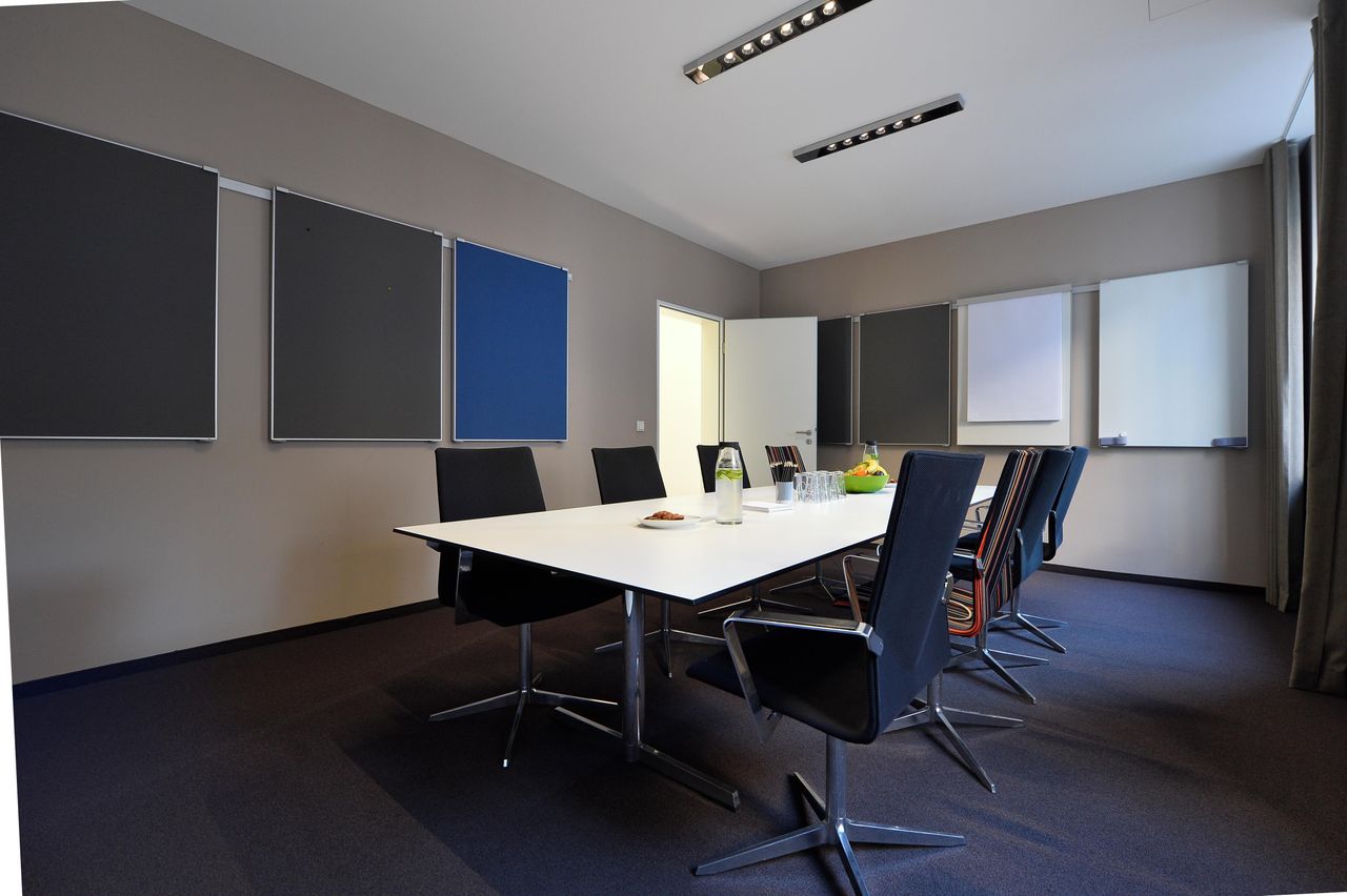 Frankfurt conference rooms Meeting room Presentation image 2