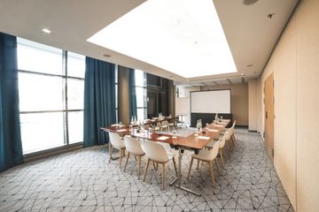 Paris corporate event spaces Meeting room Courtyard image 2