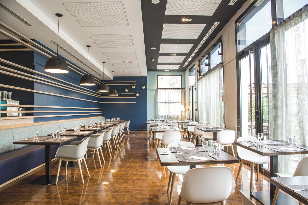 Paris corporate event spaces Meeting room Courtyard image 3