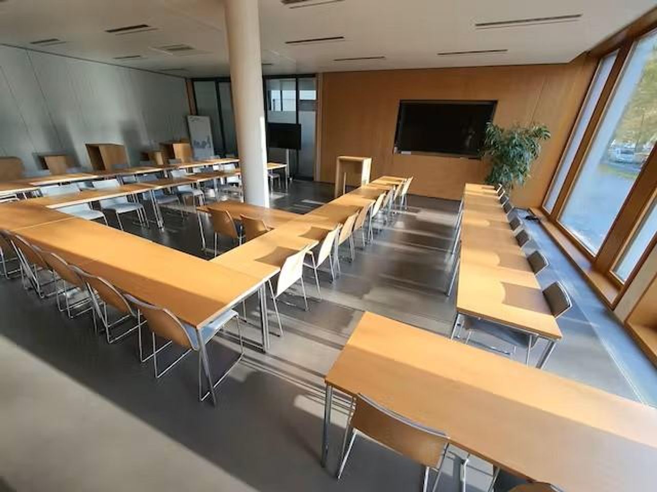 Berlin  Seminar rooms Konferenzraum 1 + Mittelzone image 0