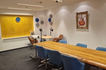 Rest of the World Kunden-Meeting Seminar rooms Podcast Studio Brahms image 2