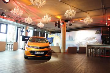 Frankfurt corporate event spaces Unusual venue Westhafen Pier 1 image 8