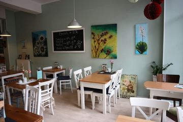 Hamburg workshop spaces Cafe Workshop Space in Café image 12