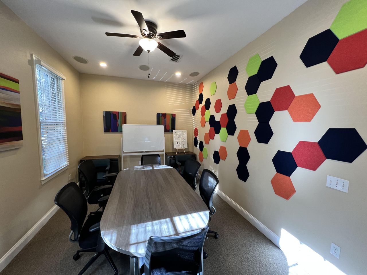 Rest of the World  Meeting room Maya Suite image 1