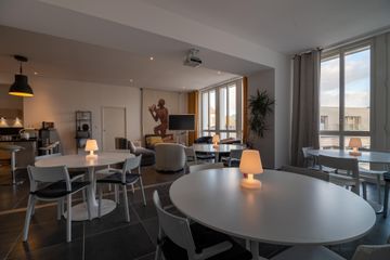 Rest of the World  Meeting room  image 2