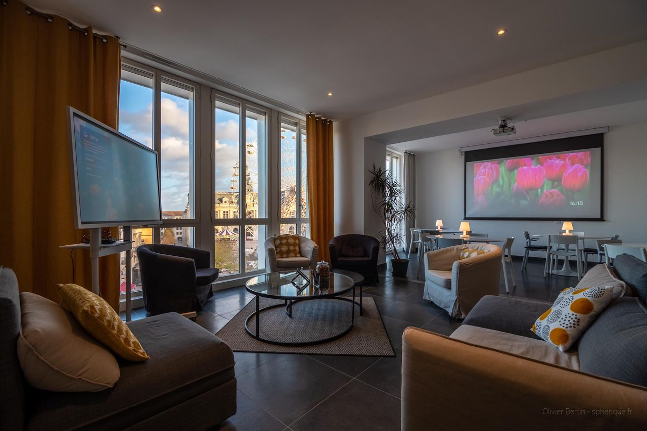 Rest of the World  Meeting room  image 3