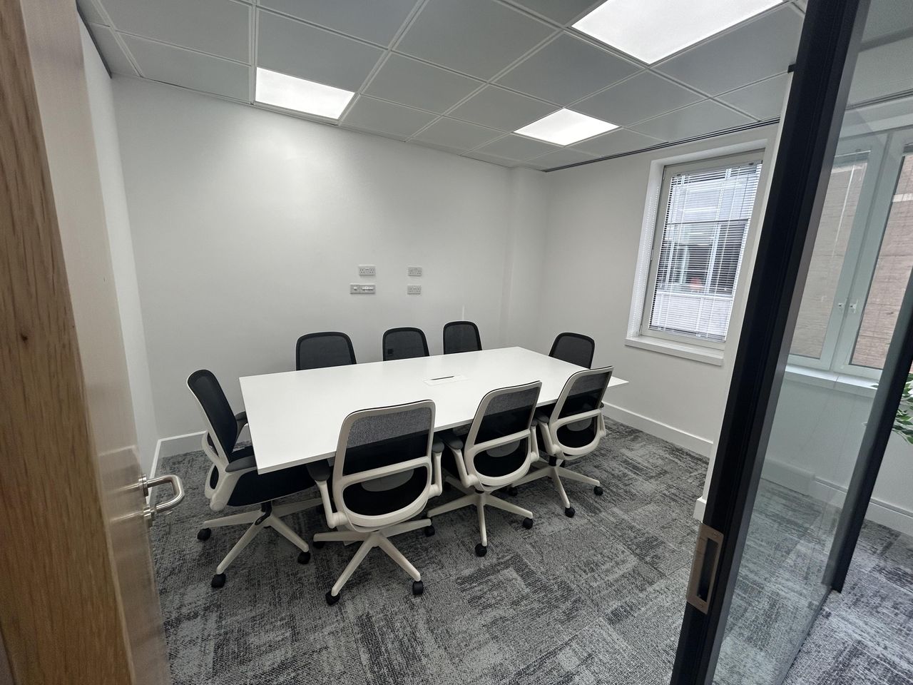 London  Meeting room 5th Floor image 3