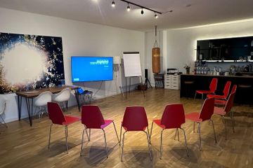 Berlin  Workshop spaces Die Bar image 0