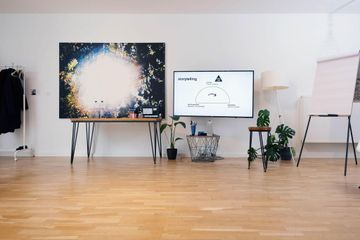 Berlin  Workshop spaces Die Bar image 6